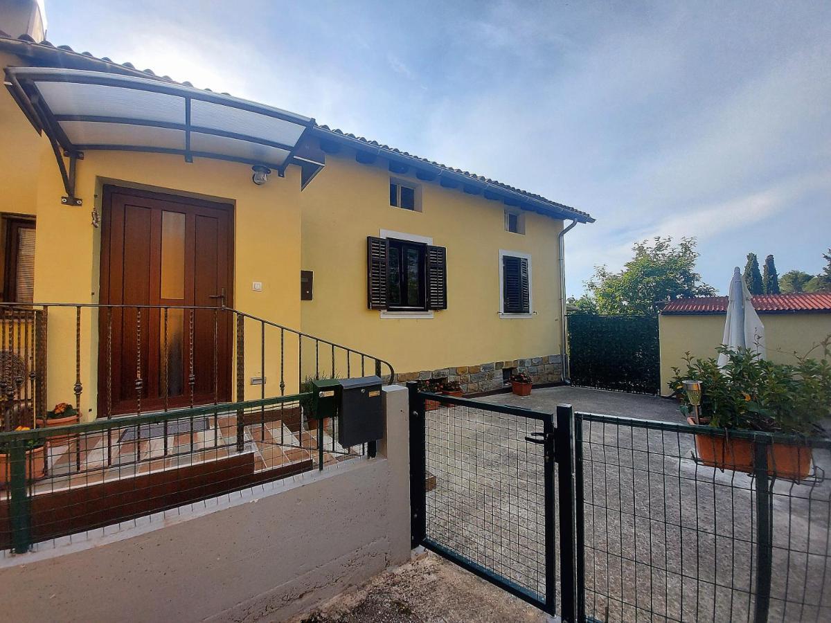 Apartma_Samy Izola Kültér fotó